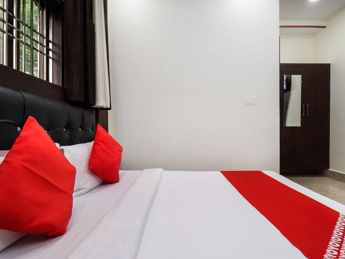 Oyo 77158 Hotel Swastik Palace Bhiwandi Eksteriør bilde