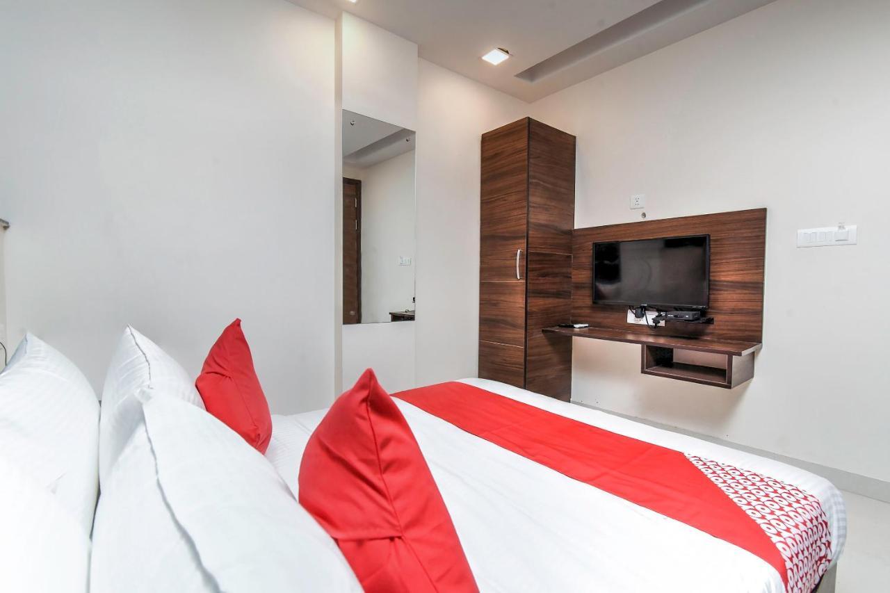 Oyo 77158 Hotel Swastik Palace Bhiwandi Eksteriør bilde